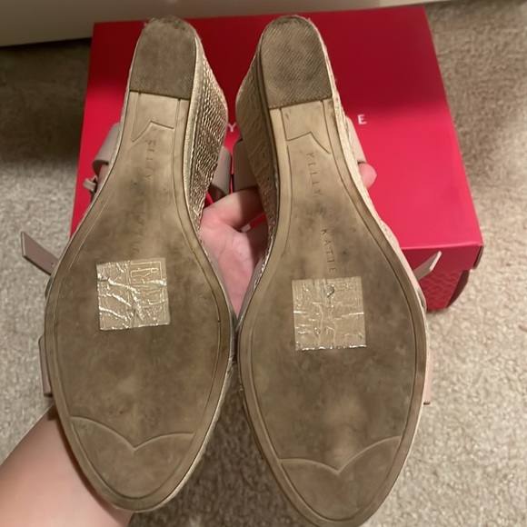 KELLY & KATIE: wedges - Picture 5 of 8